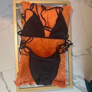 Minimale Animale “The Lucid One Piece in Dark Seas” size medium. Black.